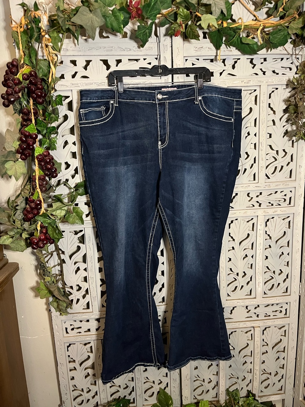 TRUE LUCK JAMMIN’ DARK BLUE DENIM WITH WHITE STITCHING & BLING FLARED JEANS